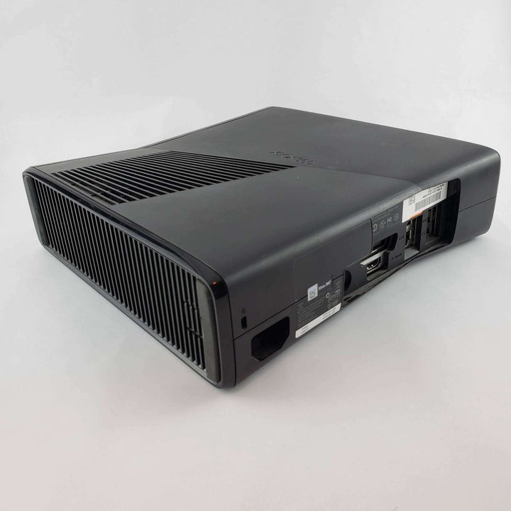 Paquete de consola Xbox 360: Grand Theft Auto IV y V