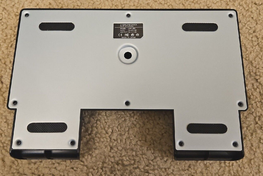 Soporte vertical para mando de PS5 de terceros (Retro Fam)