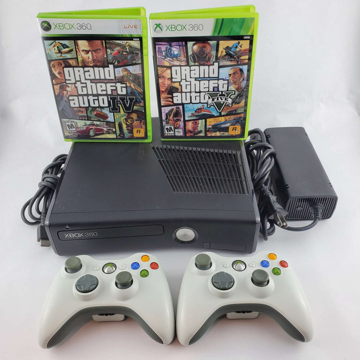 Paquete de consola Xbox 360: Grand Theft Auto IV y V